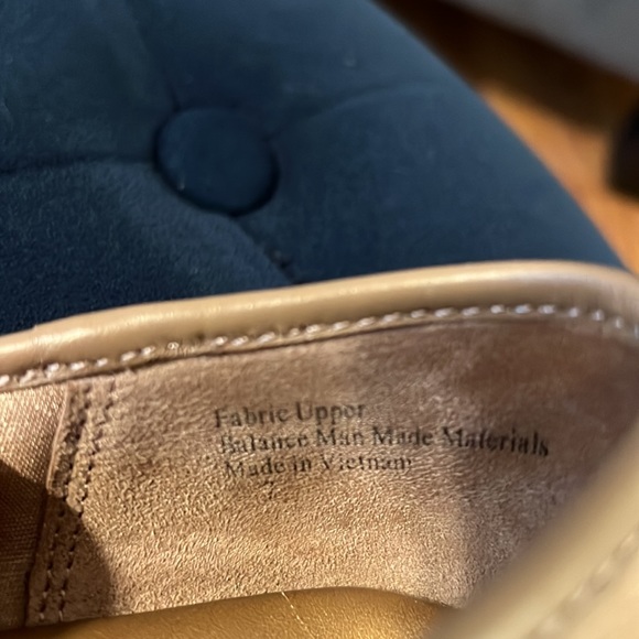 🎉Host Pick🎉 Abella Taupe Suede Jetta Wedge Heel. Tassel. 1.5 in. heel. Size 7. - Picture 7 of 8